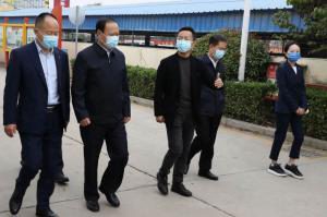 洛阳市政协主席杨炳旭莅临洛阳乐动注册调研